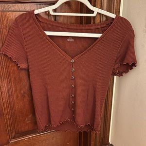 American Eagle Size S Burgundy Short Sleeve Shirt